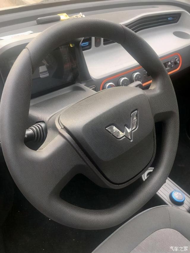3万左右的宏光MINI EV用车感受？车主：超级实用
