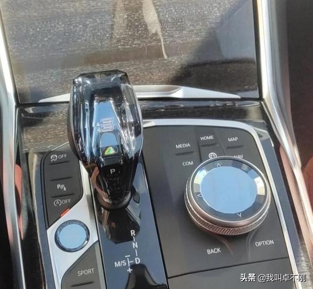 贷款入手宝马3系，3000公里后，车主：隔音和减震不太好