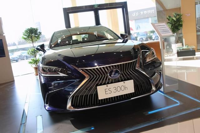 雷克萨斯ES 300h，有型又有料