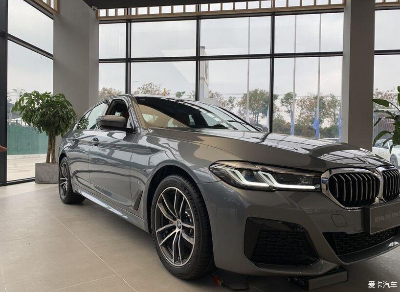 提车作业2021款525i运动套装石青色提车作业