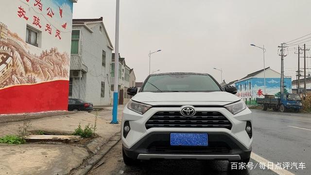 RAV4荣放的风噪大吗？它的动力弱吗？车主反馈了几个小毛病