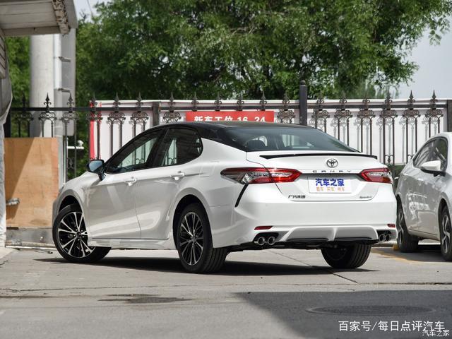 凯美瑞落地要花多少钱？它的异味大吗？车主说了真实的优缺点