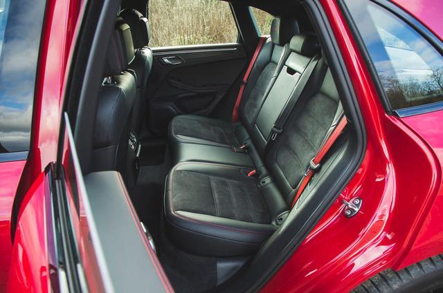 保时捷Macan GTS 2020评测：火辣性感的红发女郎