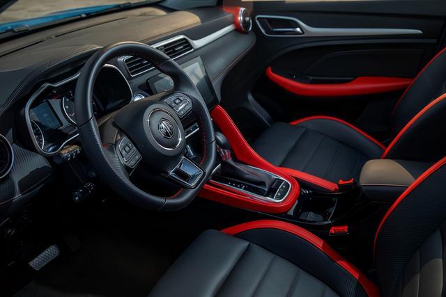 90后小伙看上一辆10万的小型SUV，和老婆商量后直接提车
