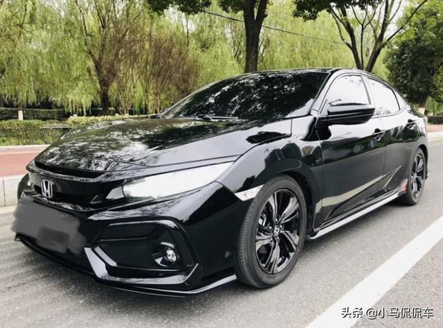 入手两厢思域，感觉性价比挺高。试驾8代高尔夫后才知道天外有天