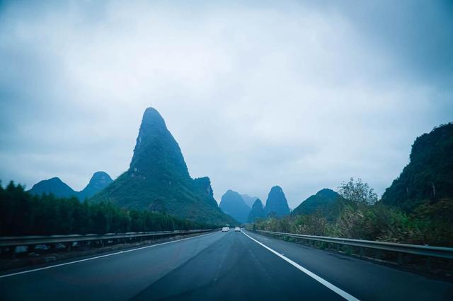 纯电轿跑比亚迪汉行2千公里深圳回云南，看高速续航到底是多少