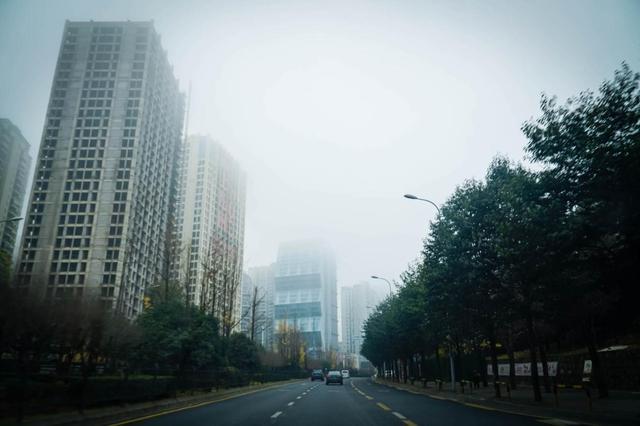 纯电轿跑比亚迪汉行2千公里深圳回云南，看高速续航到底是多少