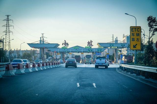 纯电轿跑比亚迪汉行2千公里深圳回云南，看高速续航到底是多少
