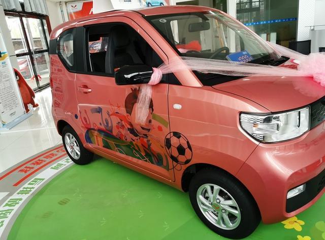 4万多提宏光MINI，后置后驱4个座，车主：小车也有大空间