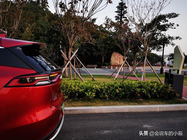 最近用车感受分享家庭买车选择唐DM还是唐EV
