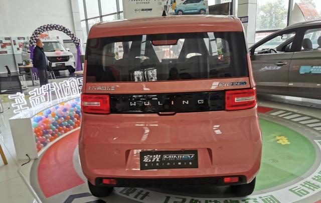 4万多提宏光MINI，后置后驱4个座，车主：小车也有大空间