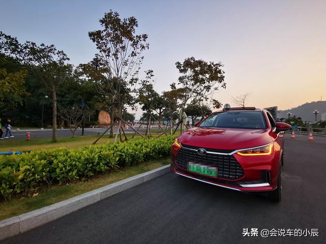最近用车感受分享家庭买车选择唐DM还是唐EV
