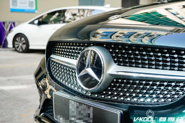 「提车作业」骚里骚气的祖母石绿，属于我的奔驰C260L