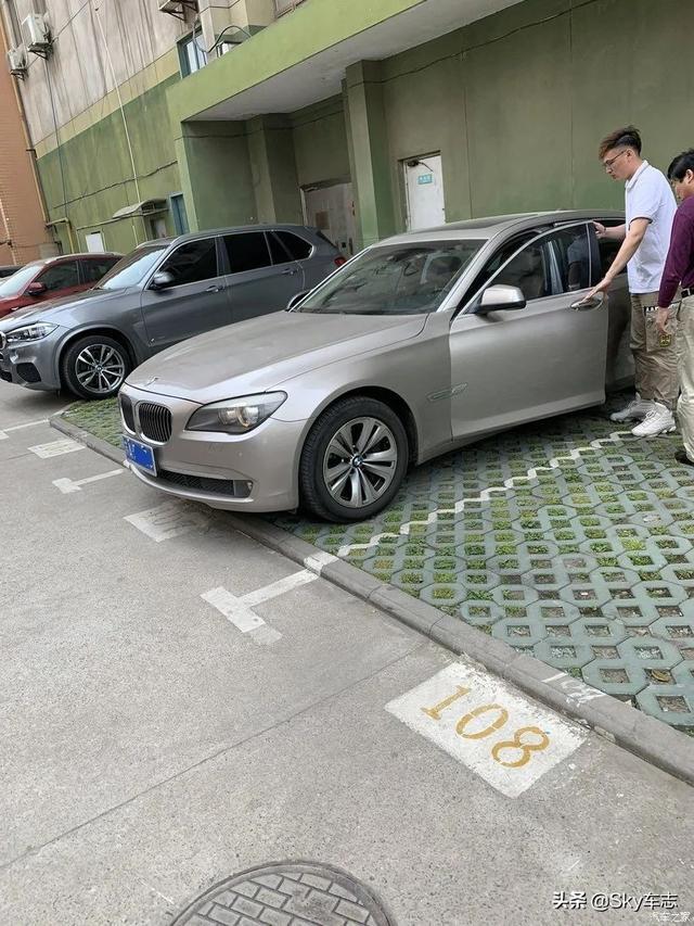 羡慕！江苏第一台上牌的宝马新4系430i，老婆生日当天提车