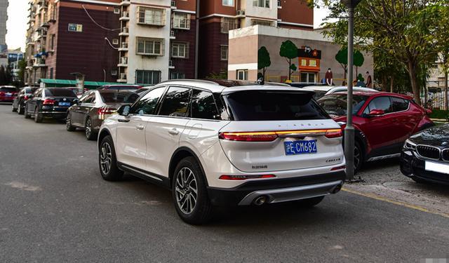 23.6万提了林肯冒险家，再开凯迪拉克XT4，车主：差距明显