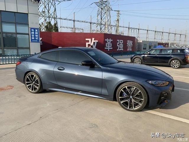 羡慕！江苏第一台上牌的宝马新4系430i，老婆生日当天提车