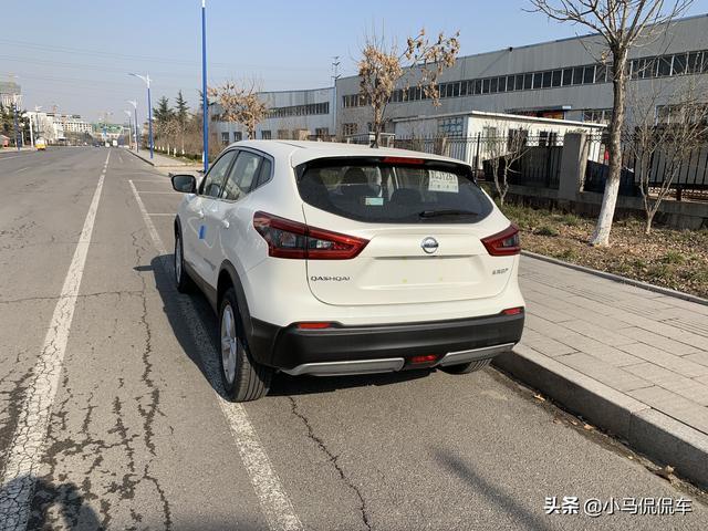 对比良久，15万预算最终选择了日产逍客，油耗6L，这价格贵不