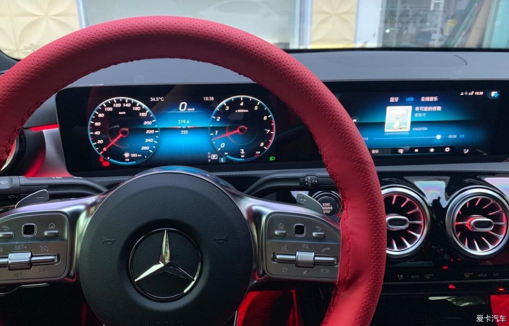 模式三种仪表模式谁说只有奥迪可以玩科技感,贯穿大屏奔驰可是祖宗!