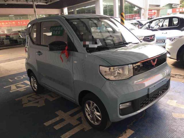 3万多提宏光MINI EV，外观时尚可爱，车身小巧灵活好开