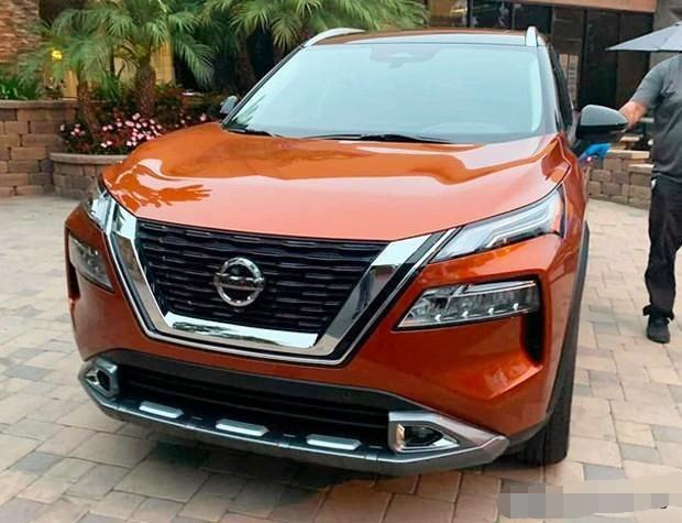 2022款日产奇骏海外提车！落地23万，双色车身真时尚