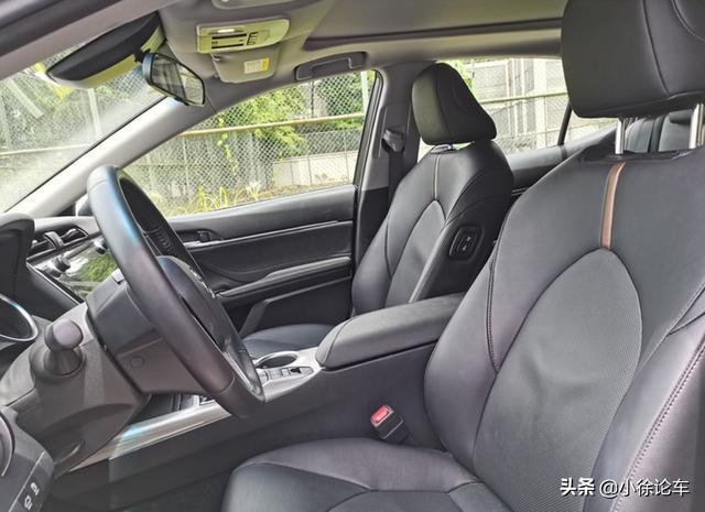 凯美瑞真的是换壳ES200？车主直言：我感觉凯美瑞更好开