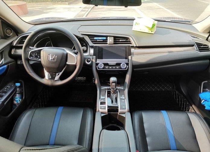 思域提车作业趁着年轻冲动一把十代思域炫动蓝提车分享