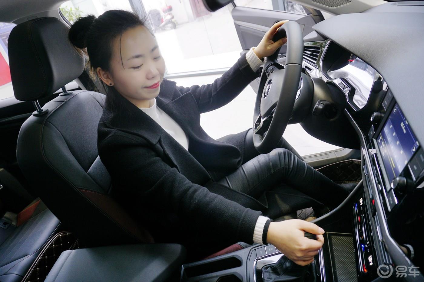 #不负冬日，喜提宝来#幸福憧憬 喜迎宝来---白皙表妹提车记。