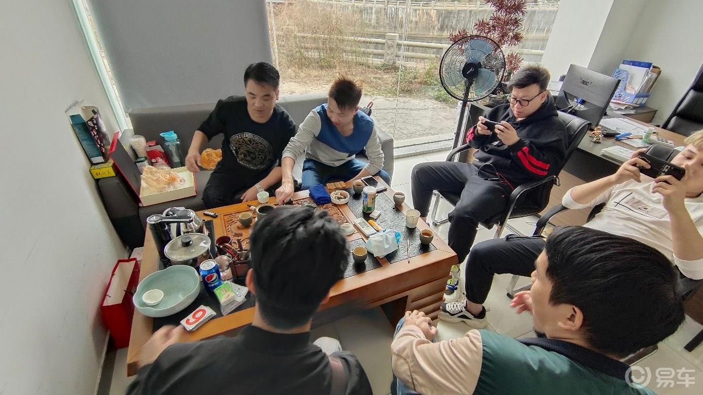 【元旦快乐】爱车保养，好友相聚便是快乐。