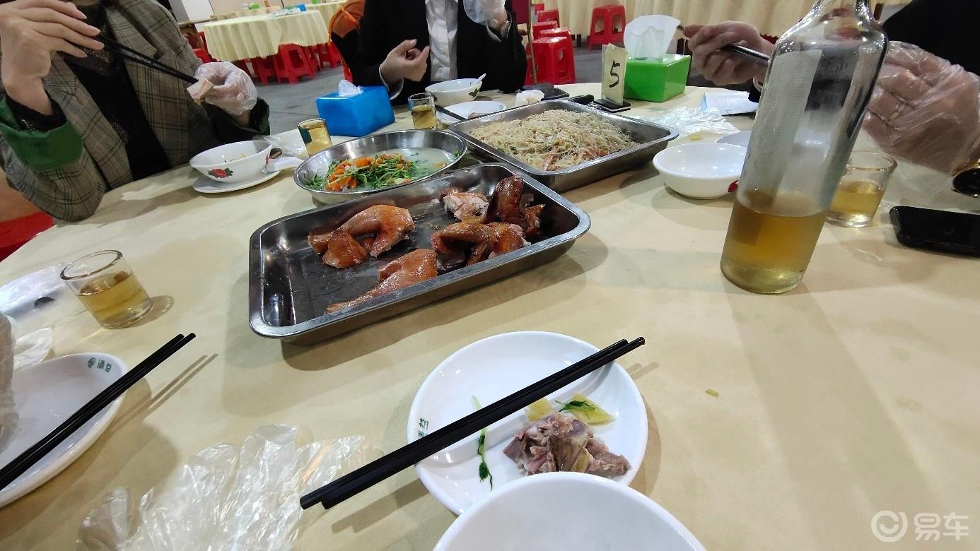 【元旦快乐】爱车保养，好友相聚便是快乐。