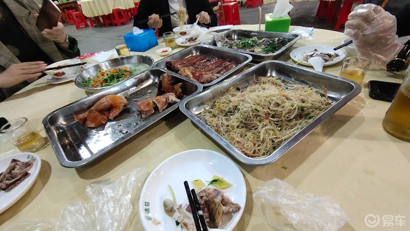 【元旦快乐】爱车保养，好友相聚便是快乐。