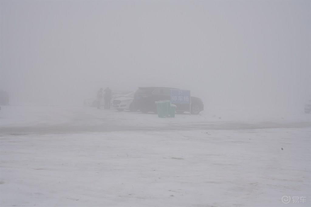 #乐驾新春#“大年初一、天上人间”安吉滑雪乐翻天。