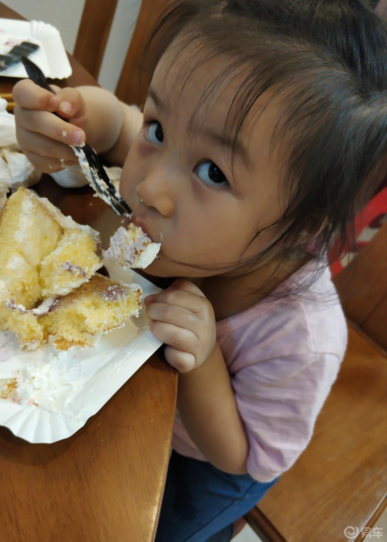 【萌娃当车模】愿时光能缓，愿晴安如常--小胖成长纪念册