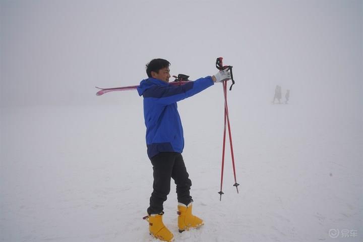 #乐驾新春#“大年初一、天上人间”安吉滑雪乐翻天。