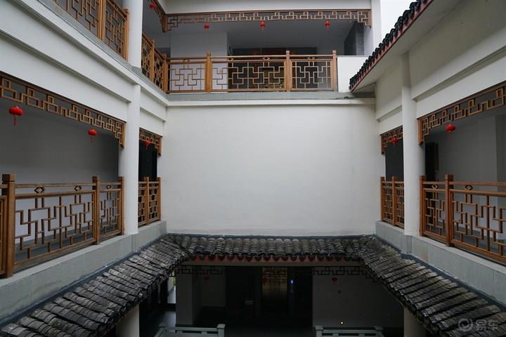 #乐驾新春#“大年初一、天上人间”安吉滑雪乐翻天。