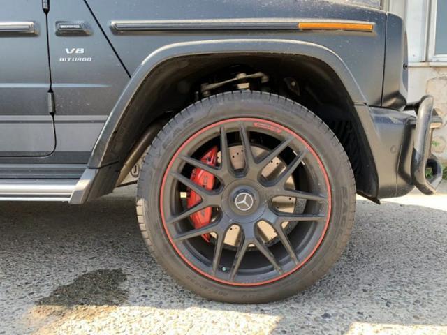 新款奔驰G63 AMG提车，比宾利添越更有牌面，车主：办齐350万！