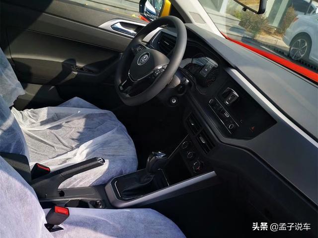 大众POLO提车作业，车主：全款才11.2万，动力油耗很满意