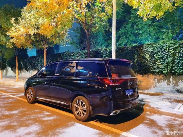 二胎奶爸提车GM8，开了18000公里，车主：比GL8性价比高