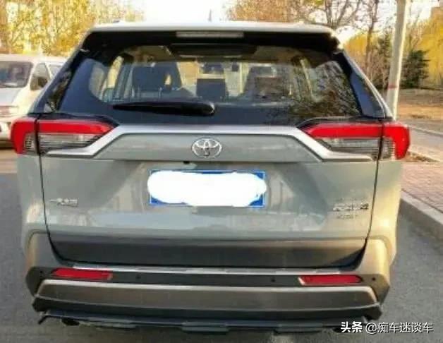 开了3年哈佛H6后,换了丰田rav4,车主直言买对了！
