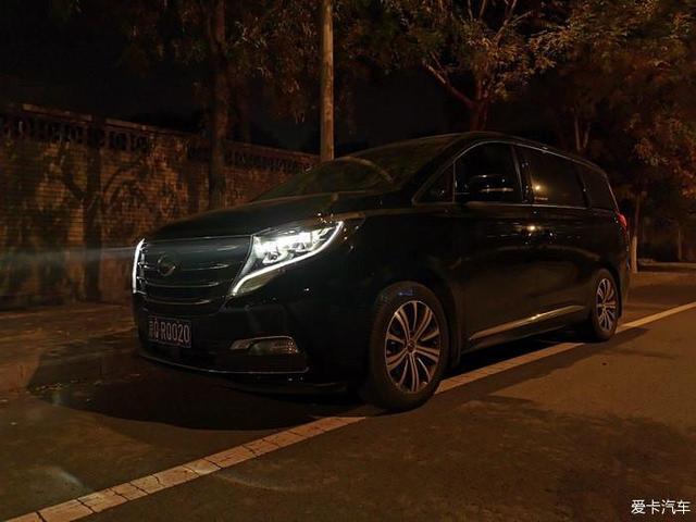 二胎奶爸提车GM8，开了18000公里，车主：比GL8性价比高