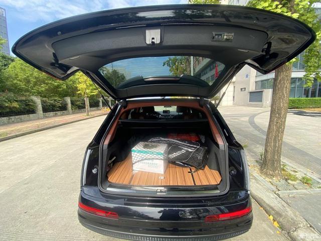 终于提车了，奥迪Q7提车及小改作业，幸亏当初没买发现5和XC90
