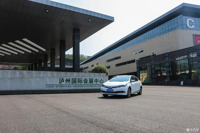 百公里油耗4.5L，卡罗拉双擎提车10个月分享，家用适合吗