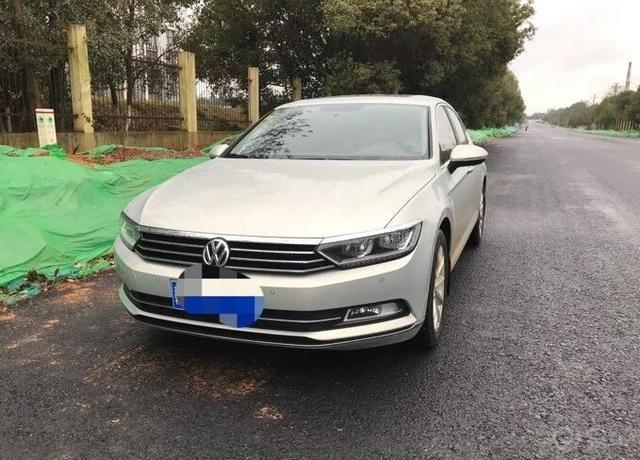 迈腾用车真实感受，车主：起步非常快，跟思域有一拼