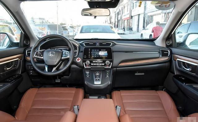 25.8万喜提丰田RAV4，2个月后再开本田CR-V，车主：差距一目了然