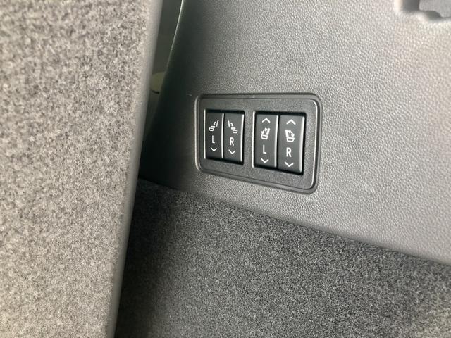 最幸福的事情，大概是我开车，副驾坐着爱人，后排坐着孩子和父母