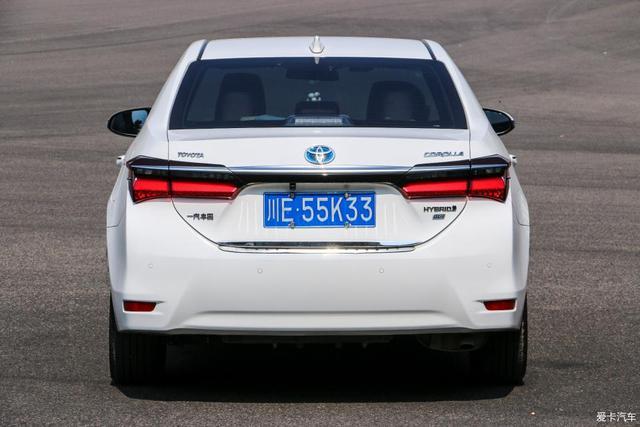 百公里油耗4.5L，卡罗拉双擎提车10个月分享，家用适合吗
