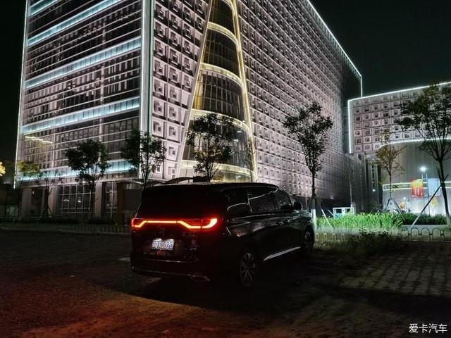二胎奶爸提车GM8，开了18000公里，车主：比GL8性价比高
