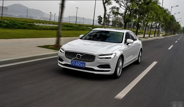 32.2万提沃尔沃S90，2个月后再开雷克萨斯ES300h，车主：差距明显