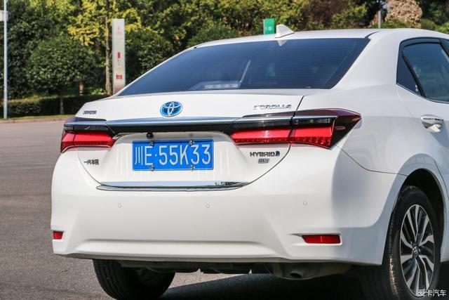 百公里油耗4.5L，卡罗拉双擎提车10个月分享，家用适合吗