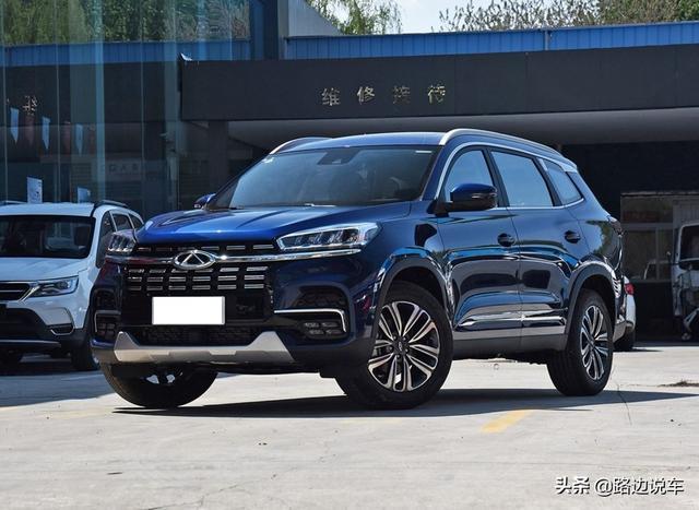 13万喜提奇瑞瑞虎8豪华5座，车主：挡住车标这内饰就是进口豪车