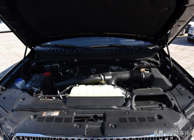 落地119万买了辆林肯领航员，3.5T+V6引擎，空间大，回头率不一般
